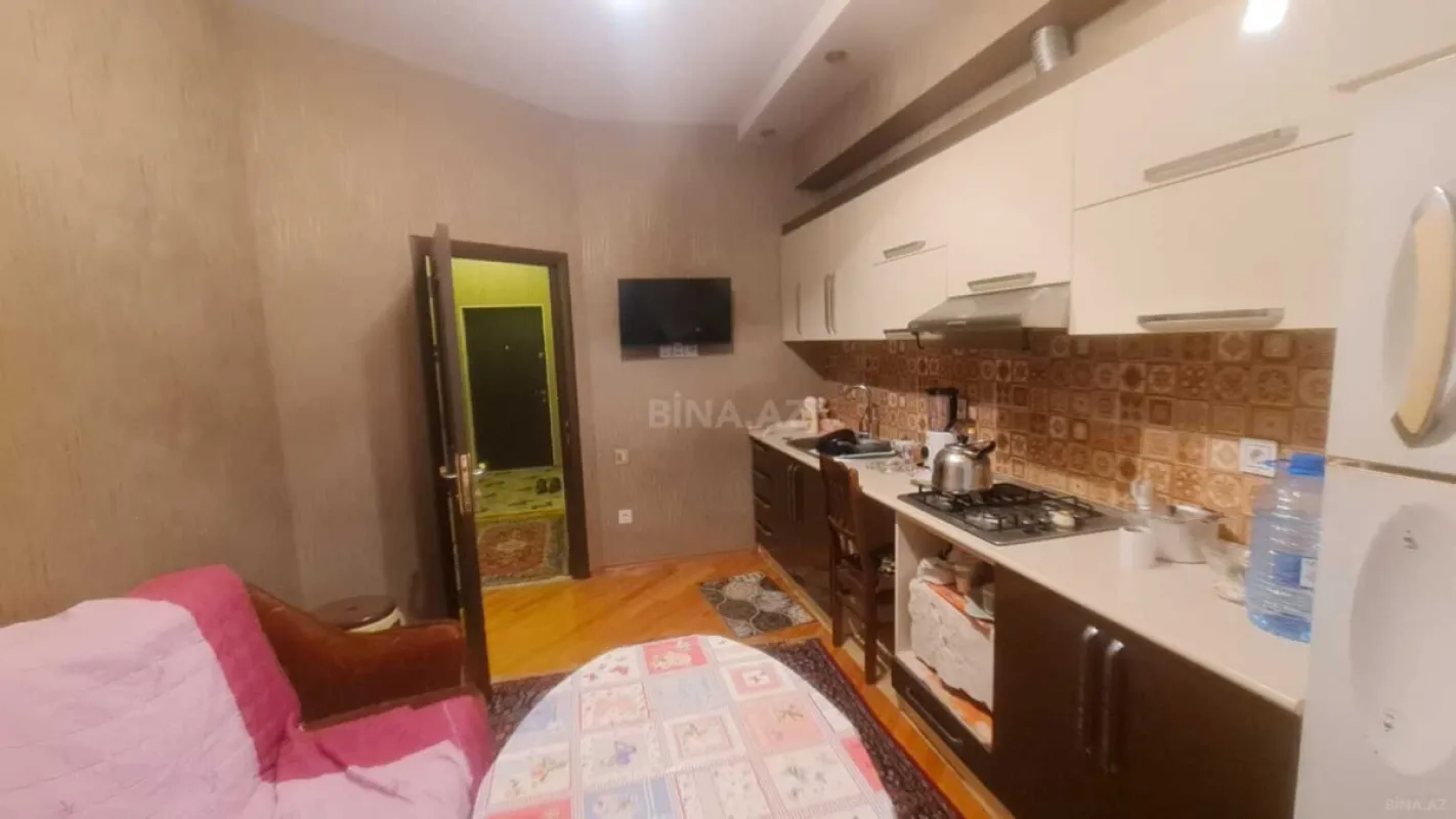 Kirayə verilir 2 otaqlı mənzil 70 m²