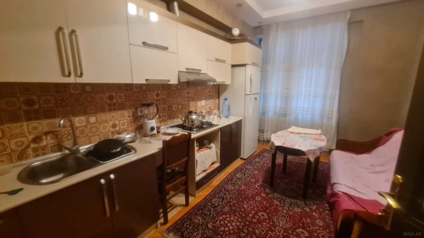 Kirayə verilir 2 otaqlı mənzil 70 m²