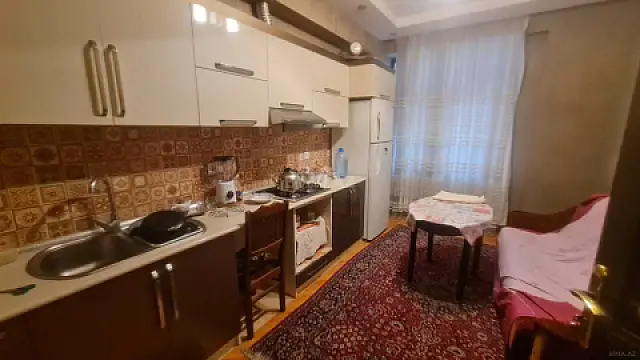 Kirayə verilir 2 otaqlı mənzil 70 m²