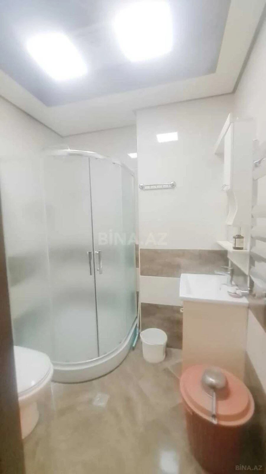 Kirayə verilir 2 otaqlı mənzil 70 m²