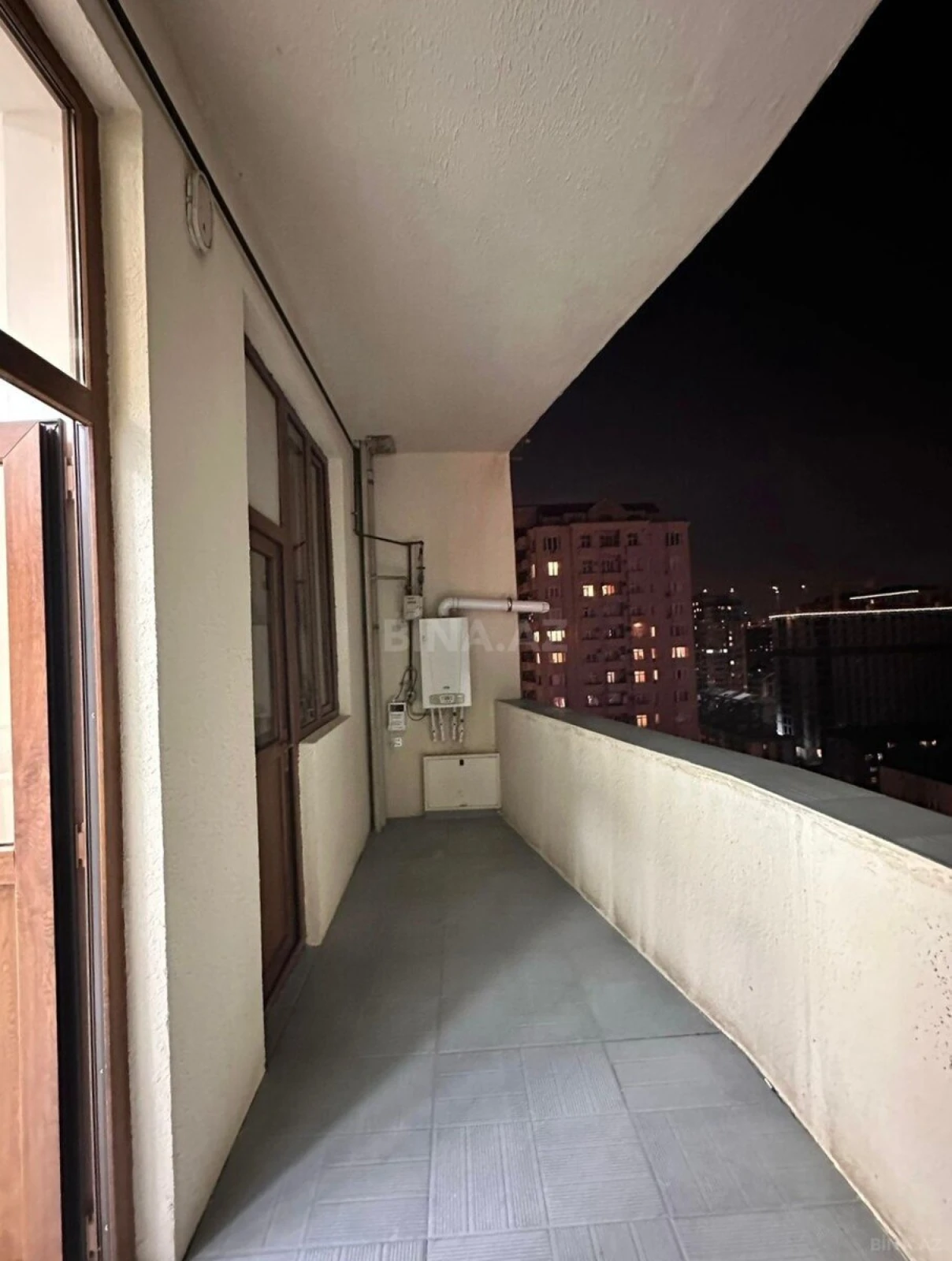 Satılır 3 otaqlı mənzil 128 m²