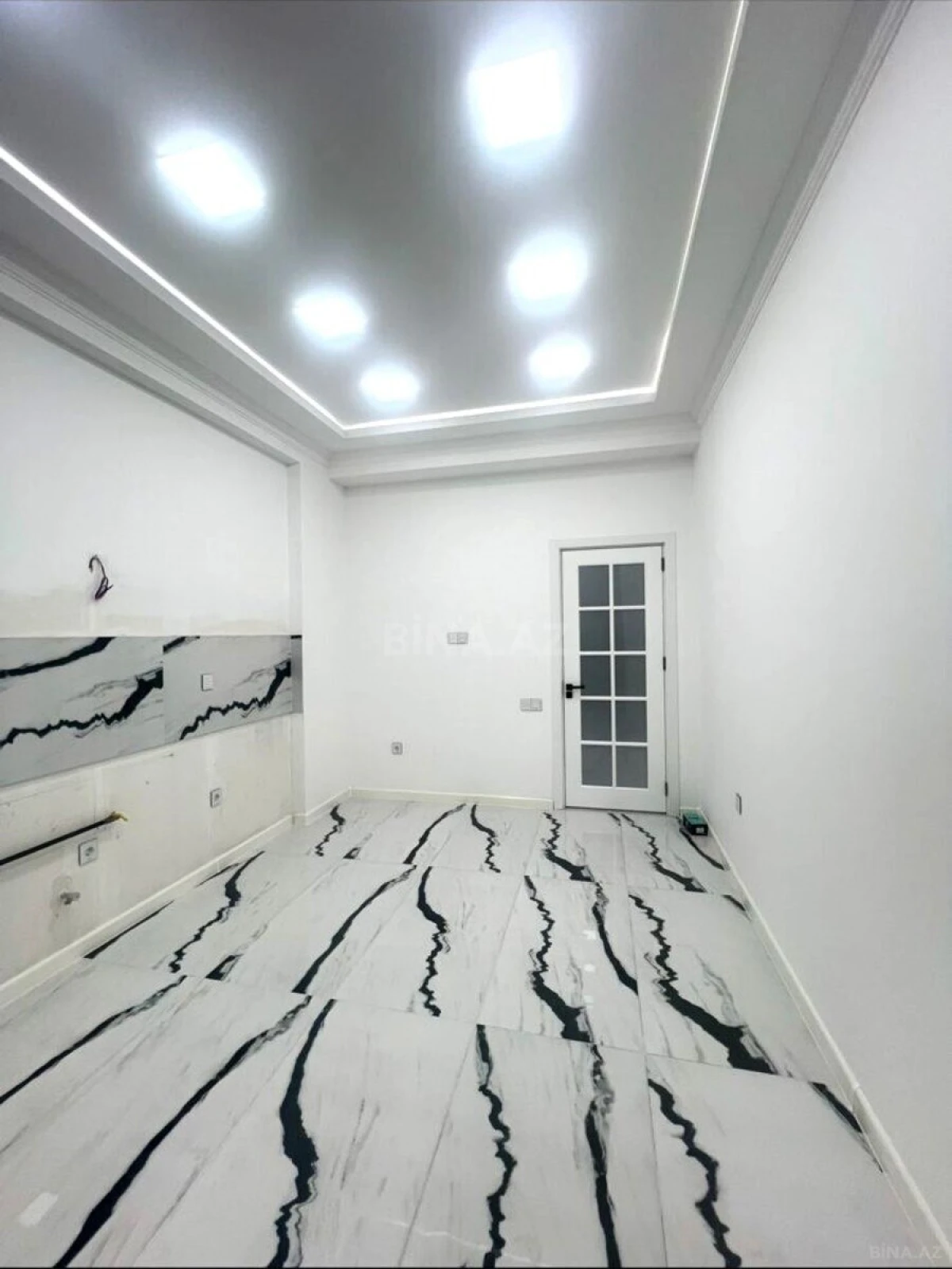 Satılır 3 otaqlı mənzil 128 m²