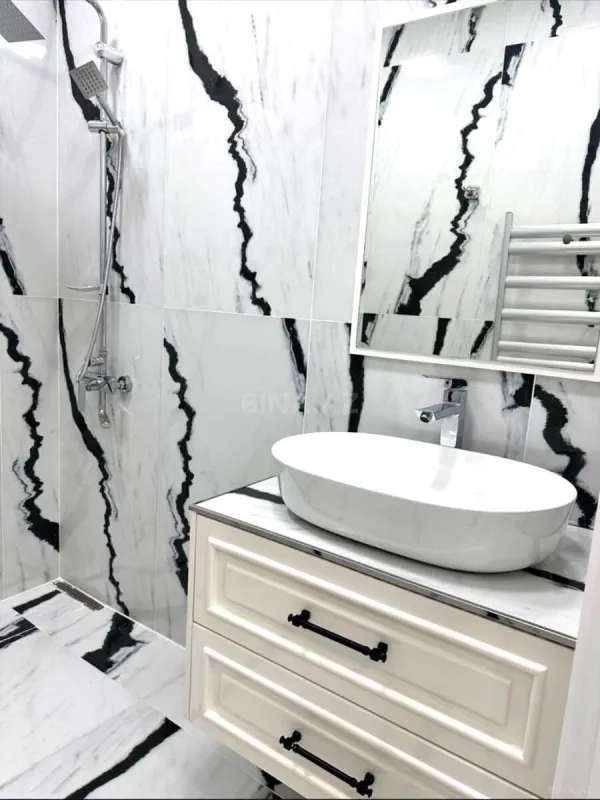 Satılır 3 otaqlı mənzil 128 m²