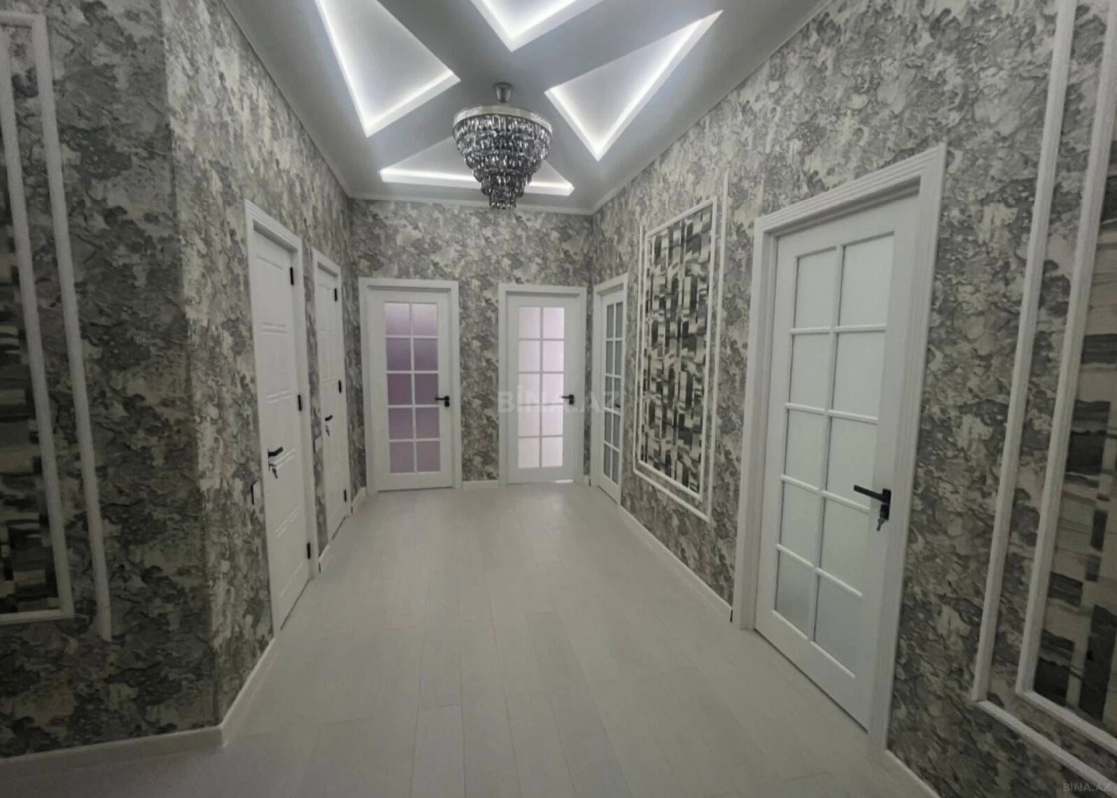 Satılır 3 otaqlı mənzil 128 m²