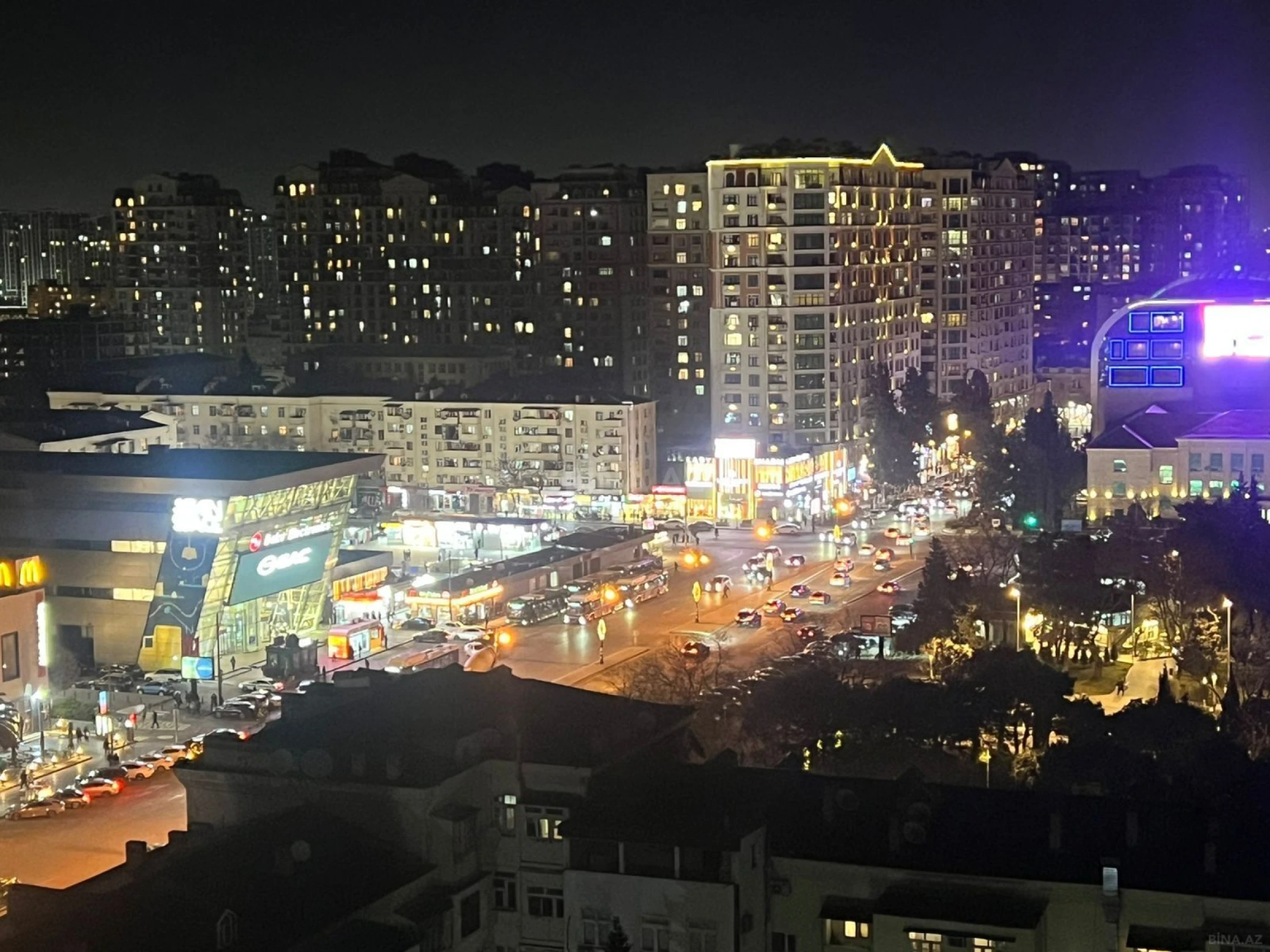 Satılır 3 otaqlı mənzil 128 m²