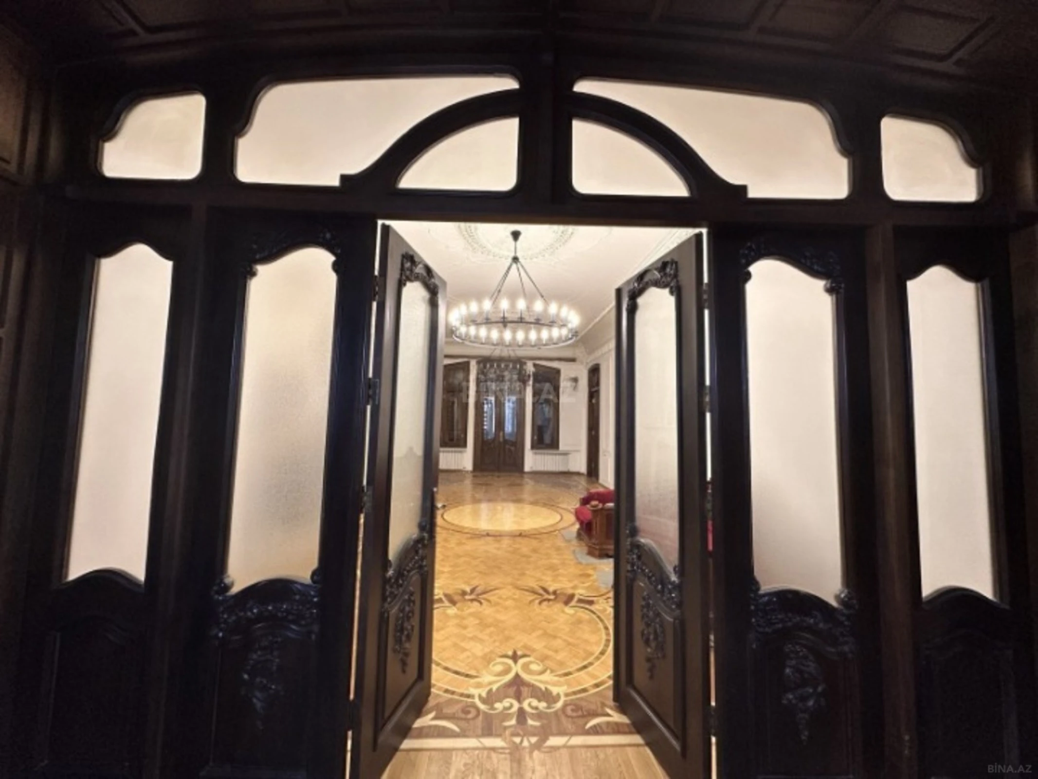 Kirayə verilir 5 otaqlı ofis 200 m²