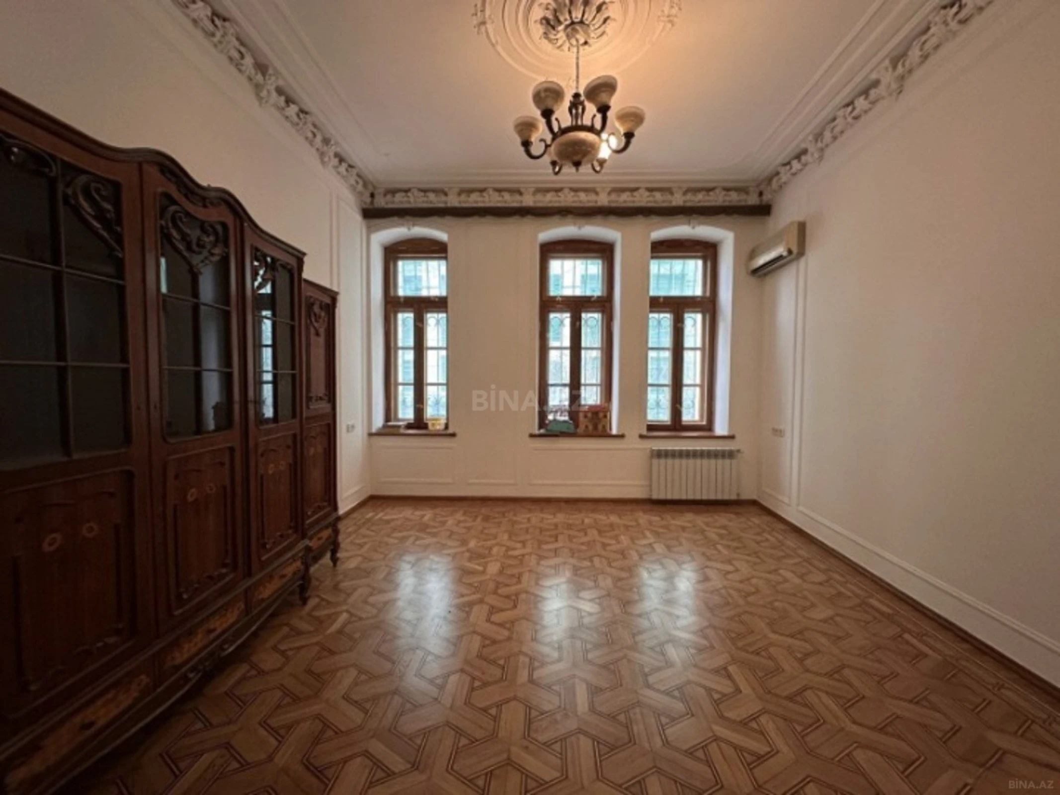 Kirayə verilir 5 otaqlı ofis 200 m²