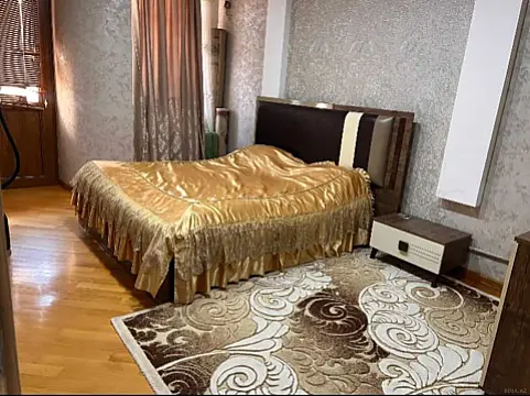 Kirayə verilir 2 otaqlı mənzil 75 m²