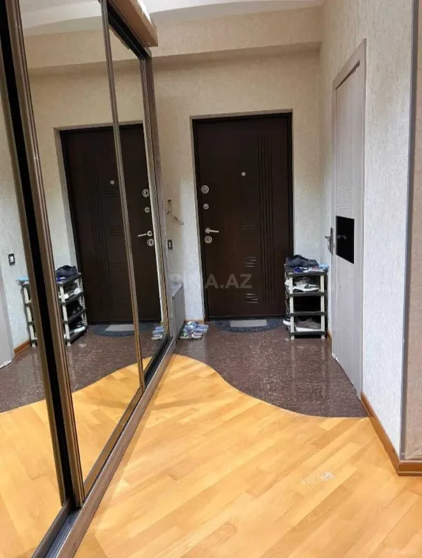 Kirayə verilir 2 otaqlı mənzil 75 m²