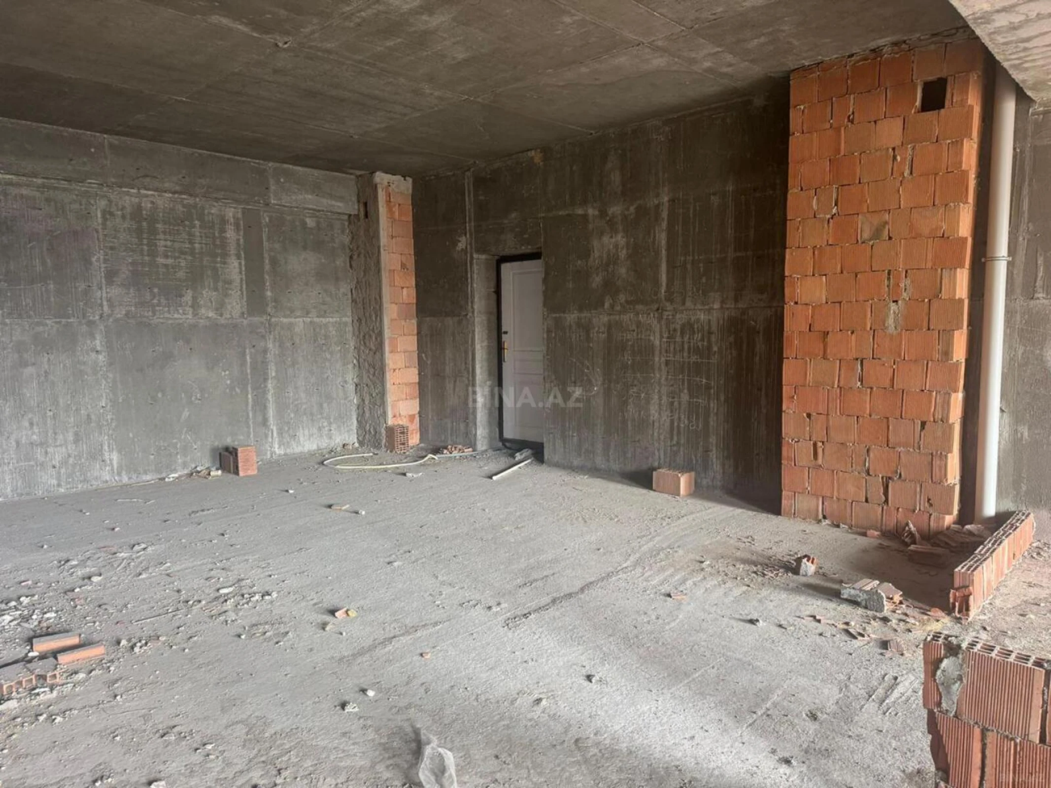 Satılır 2 otaqlı mənzil 100 m²