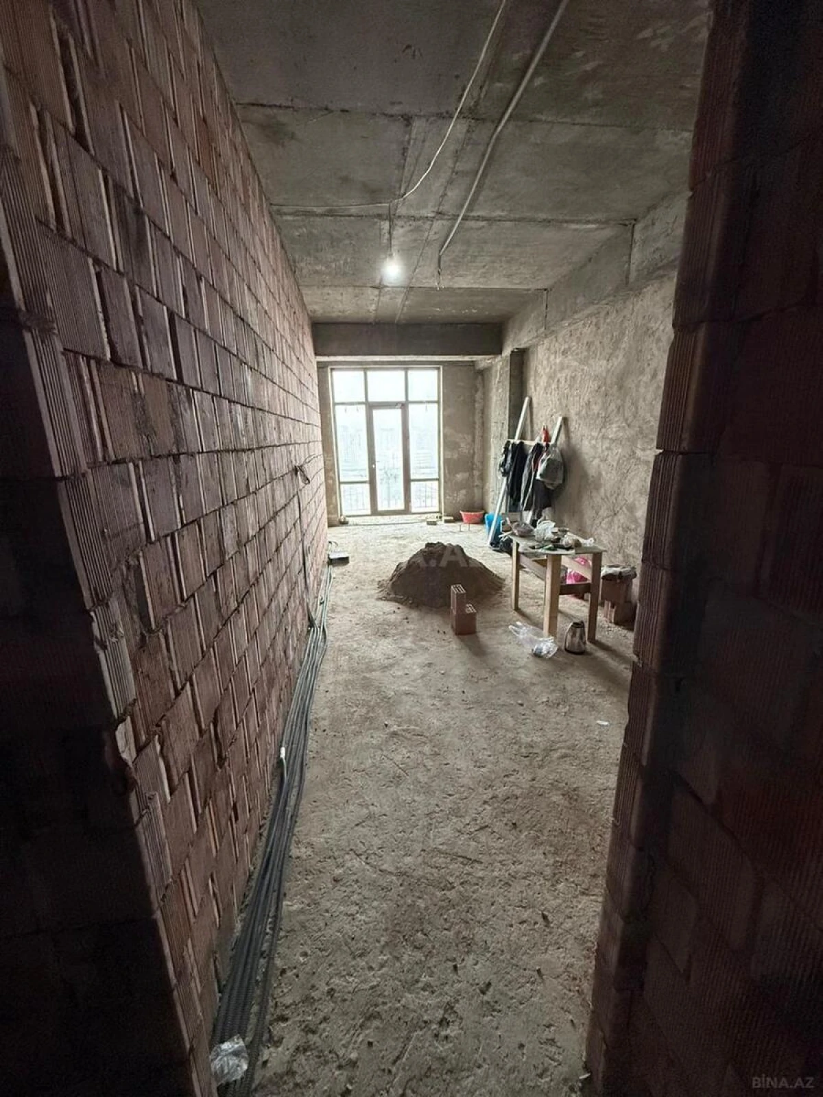 Satılır 2 otaqlı mənzil 100 m²