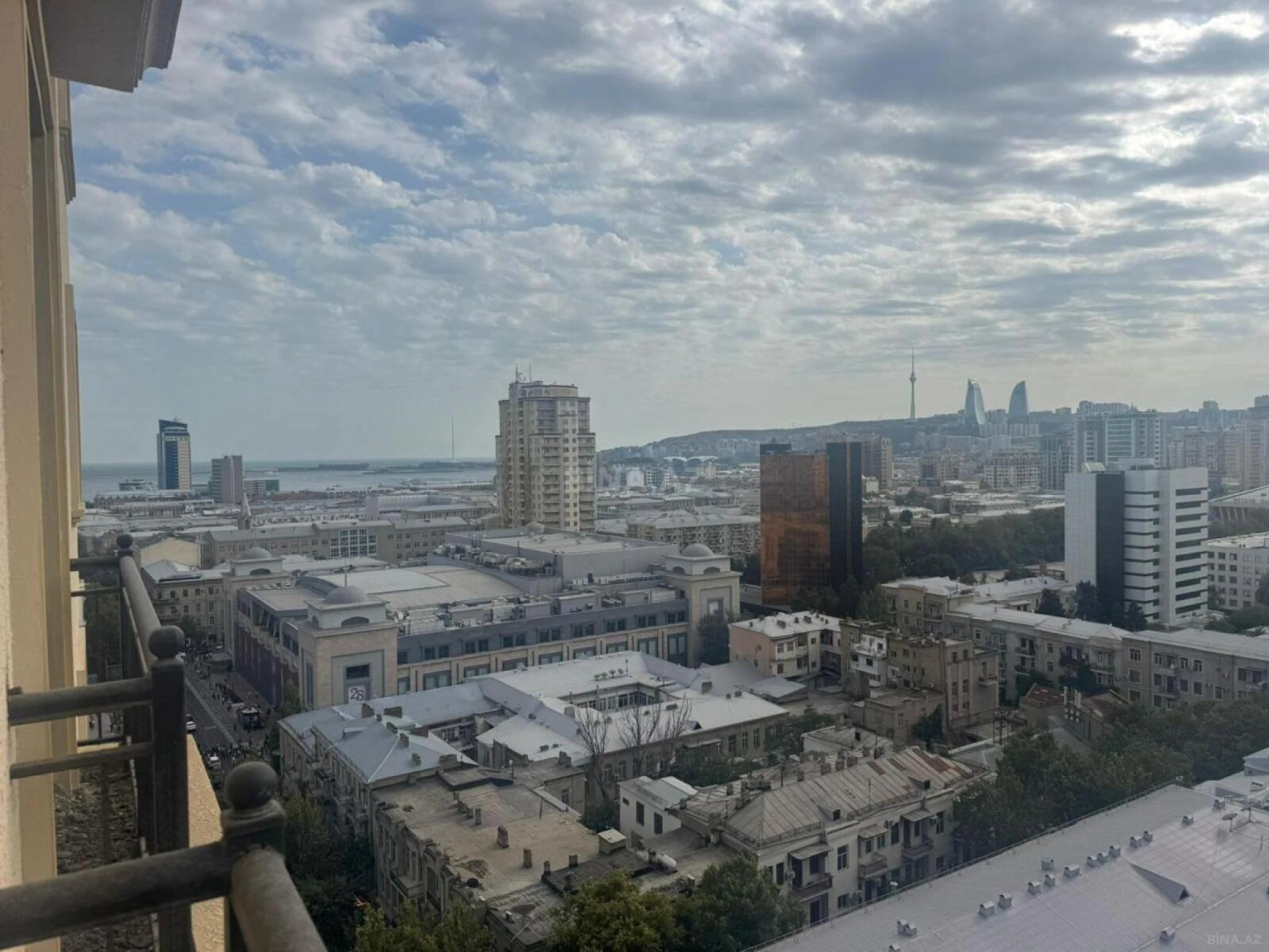 Satılır 2 otaqlı mənzil 100 m²