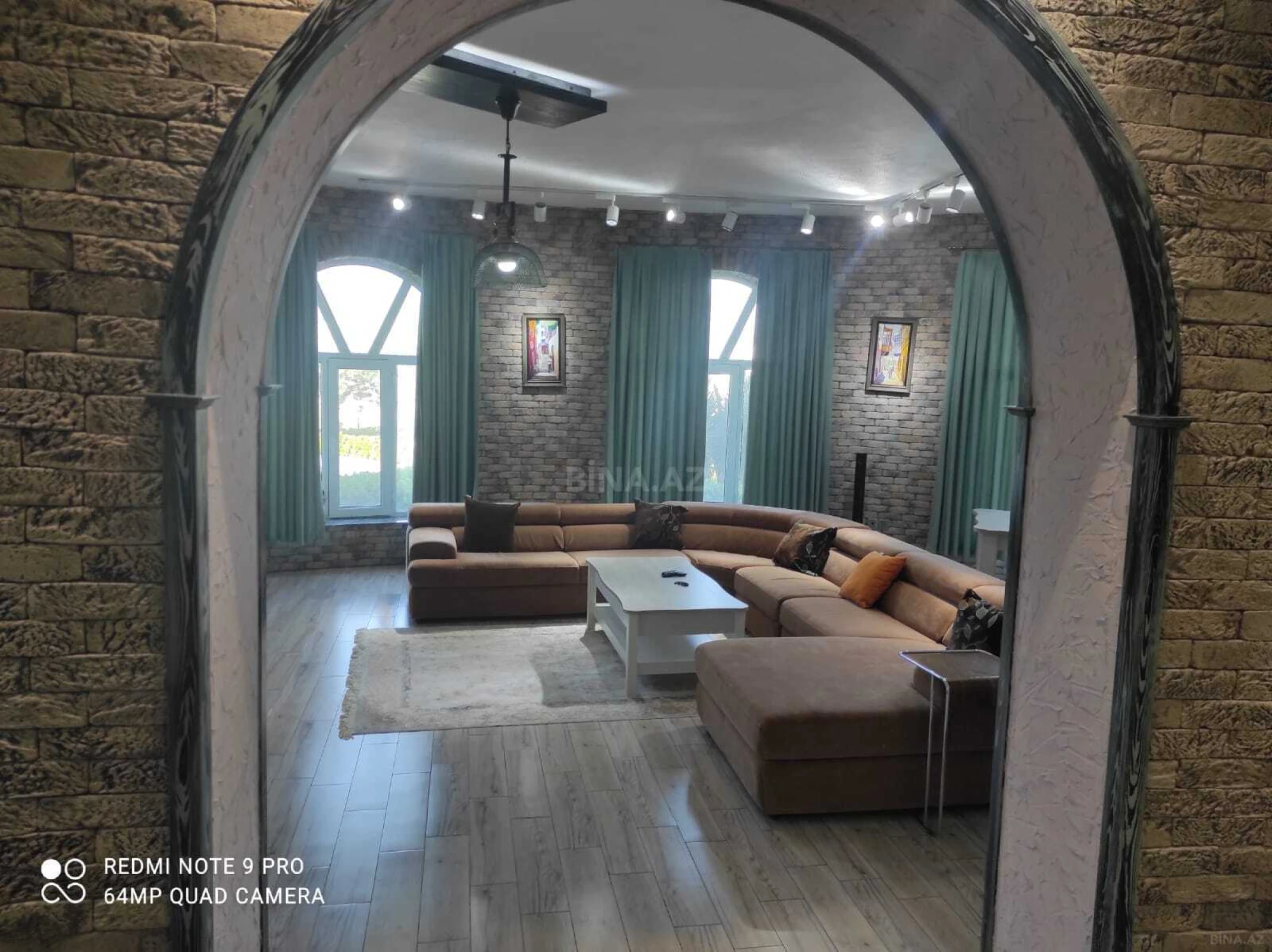 Kirayə verilir 6 otaqlı həyət evi 450 m²