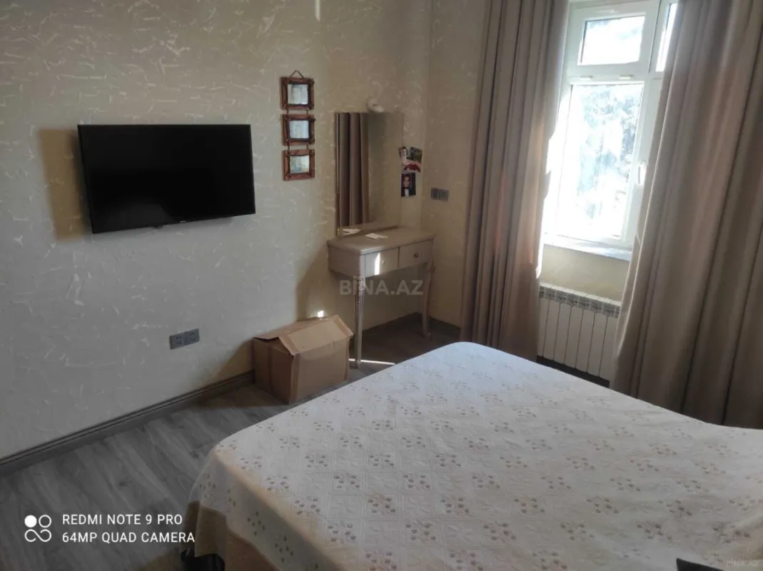 Kirayə verilir 6 otaqlı həyət evi 450 m²