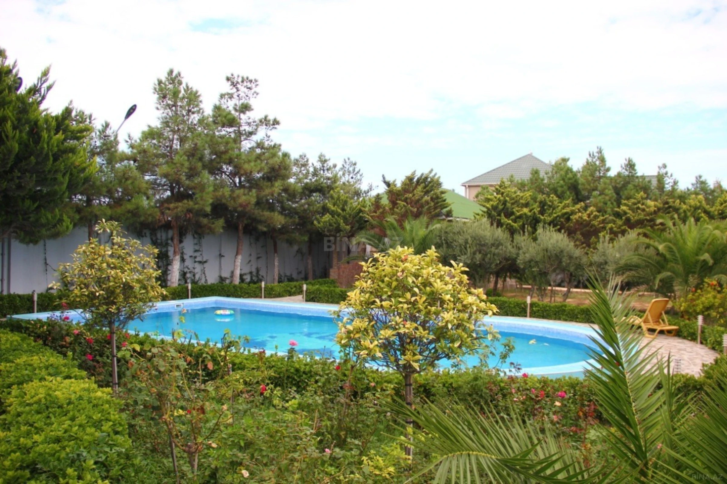 Kirayə verilir 6 otaqlı həyət evi 450 m²