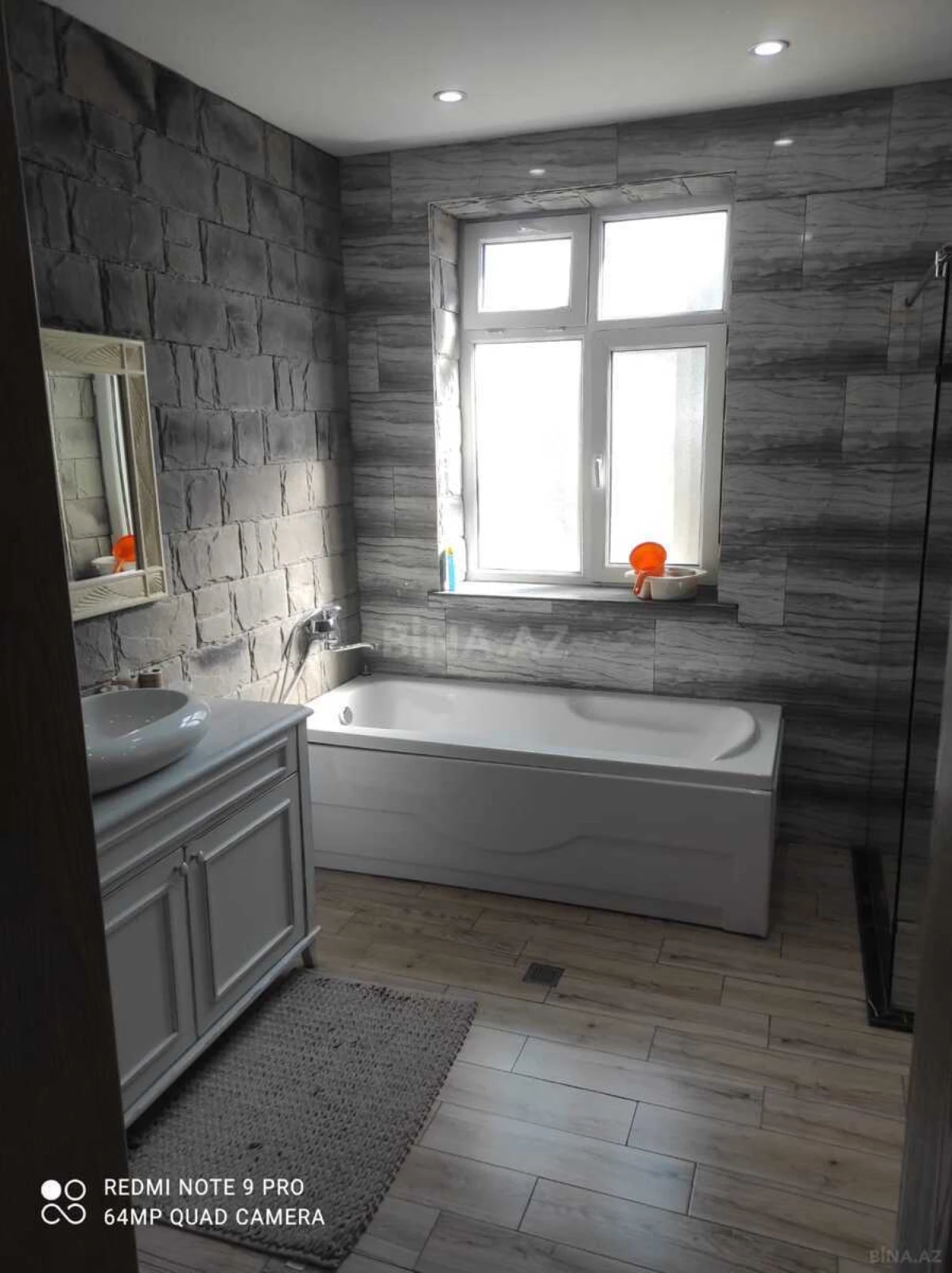 Kirayə verilir 6 otaqlı həyət evi 450 m²