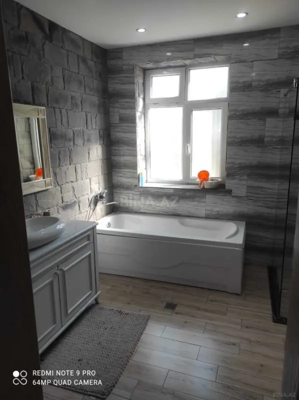 Kirayə verilir 6 otaqlı həyət evi 450 m²