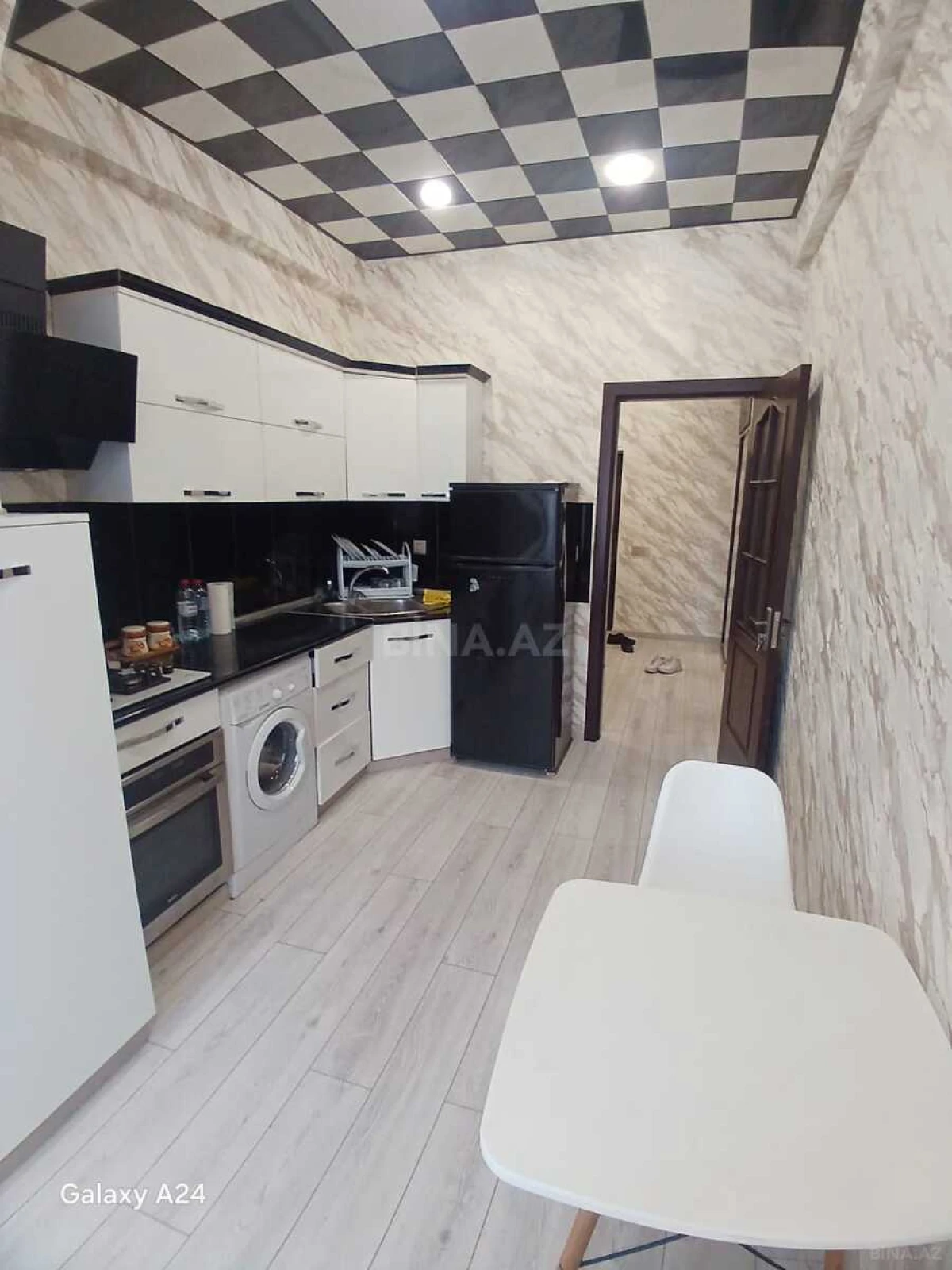 Kirayə verilir 2 otaqlı mənzil 100 m²