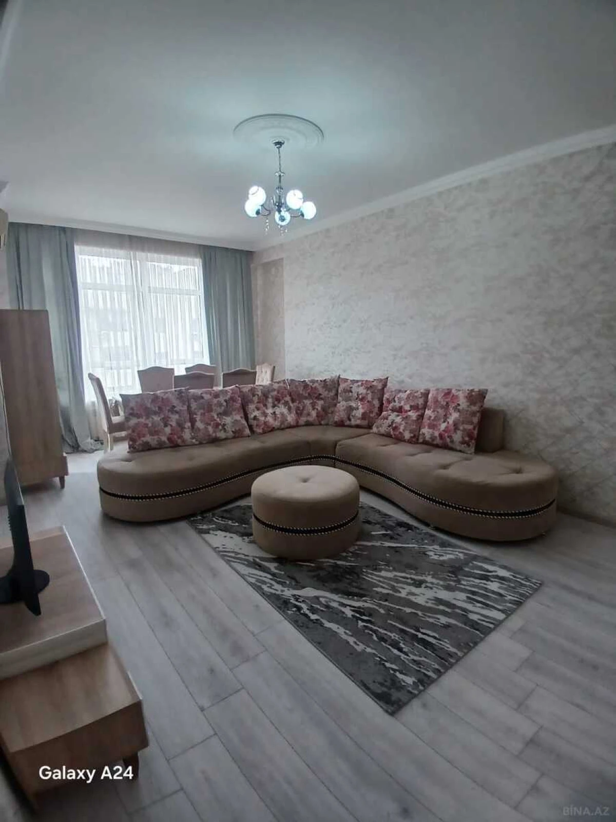 Kirayə verilir 2 otaqlı mənzil 100 m²