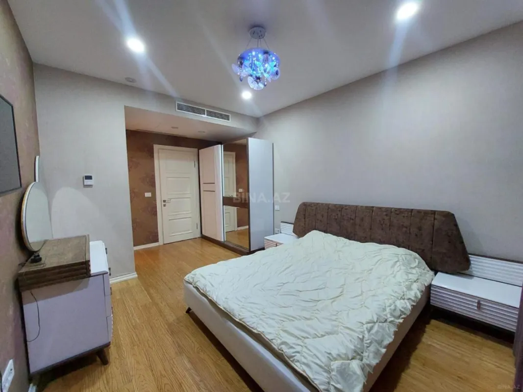 Kirayə verilir 5 otaqlı mənzil 320 m²