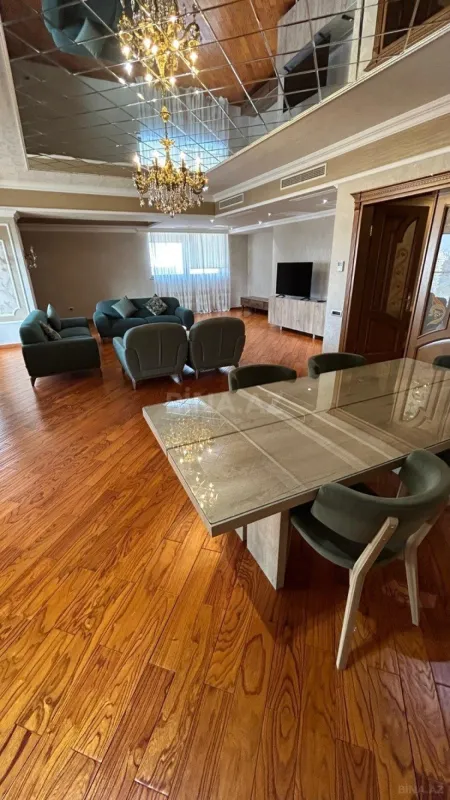 Kirayə verilir 5 otaqlı mənzil 320 m²