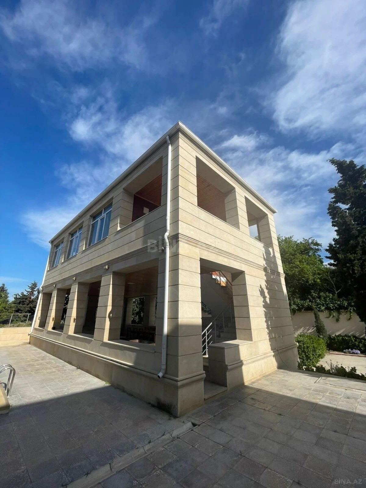 Kirayə verilir 5 otaqlı həyət evi 230 m²