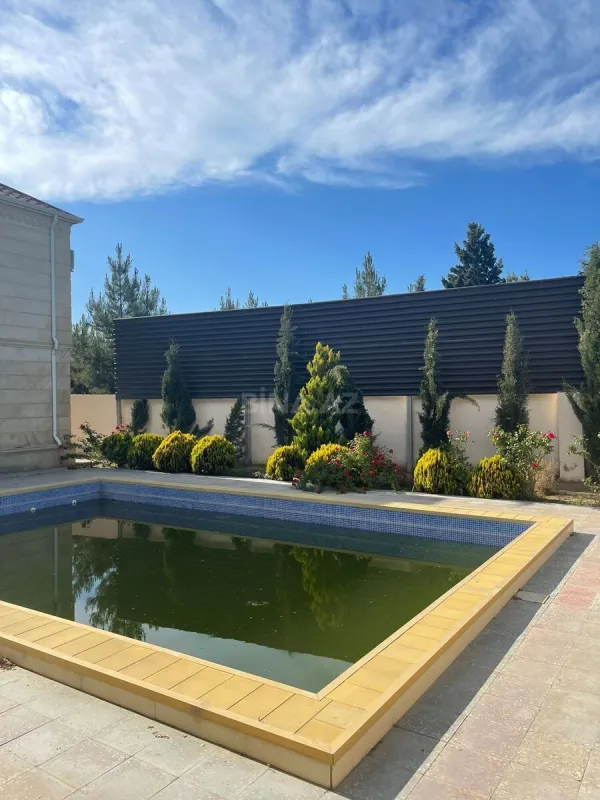 Kirayə verilir 5 otaqlı həyət evi 230 m²