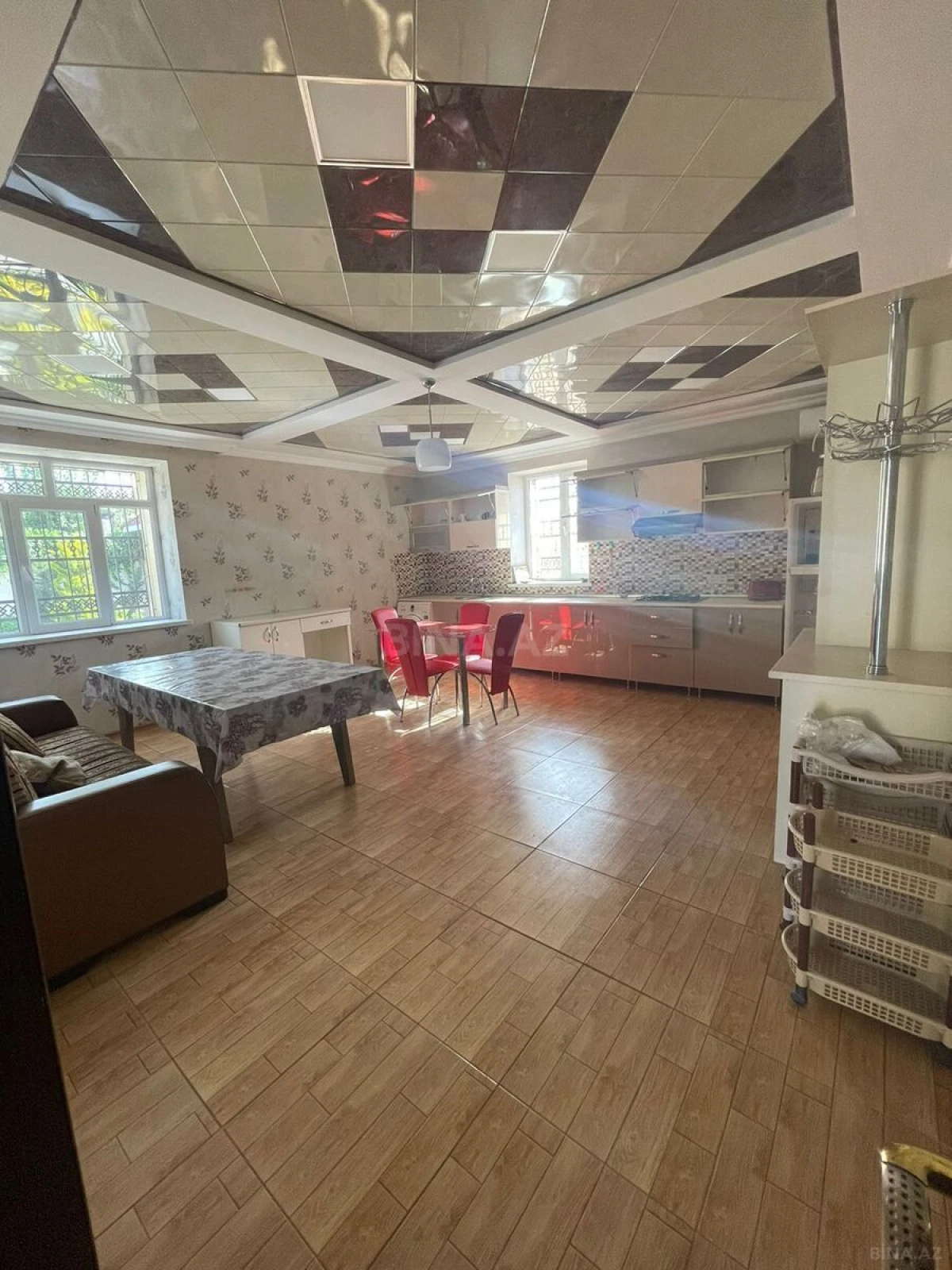 Kirayə verilir 5 otaqlı həyət evi 230 m²