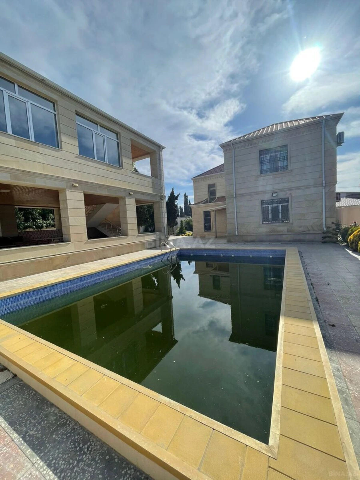 Kirayə verilir 5 otaqlı həyət evi 230 m²