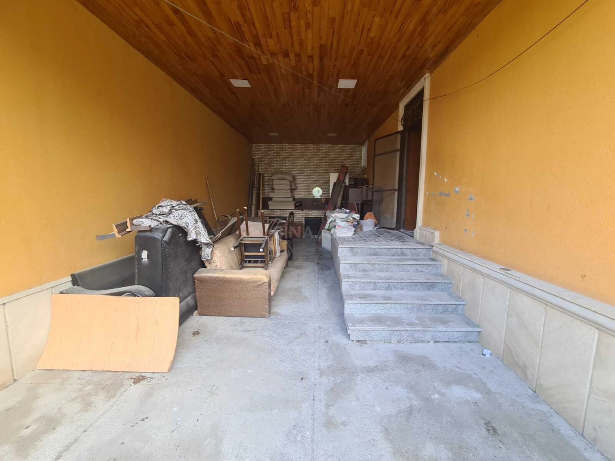 Satılır 5 otaqlı həyət evi 220 m²