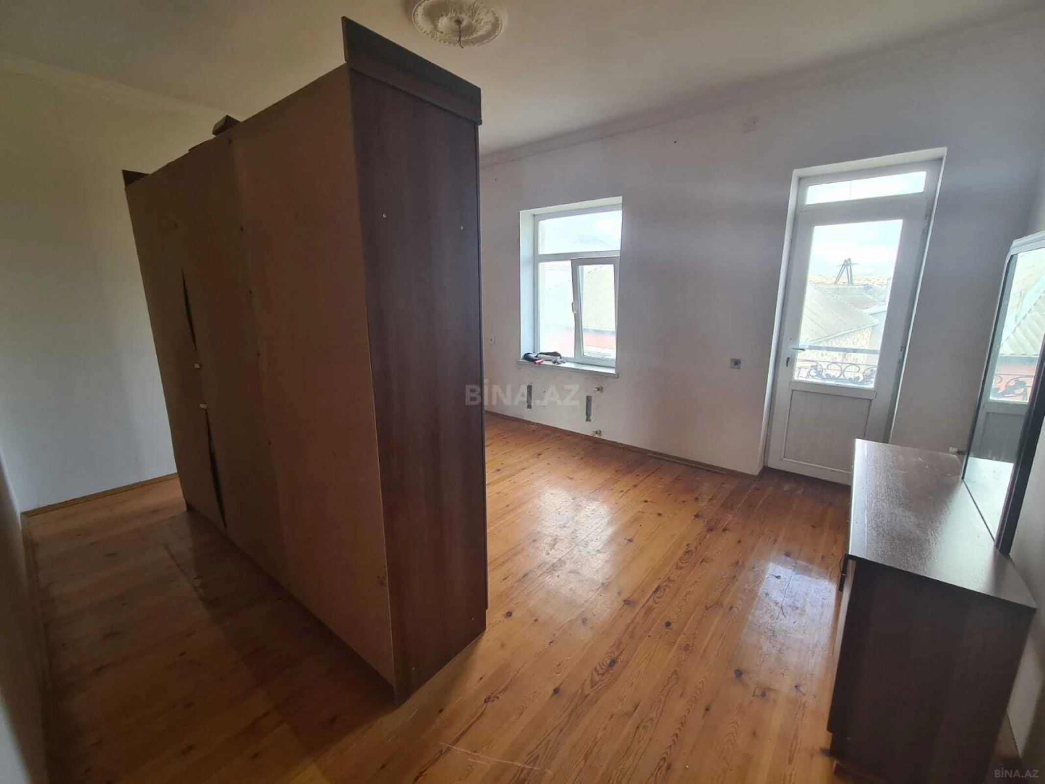Satılır 5 otaqlı həyət evi 220 m²