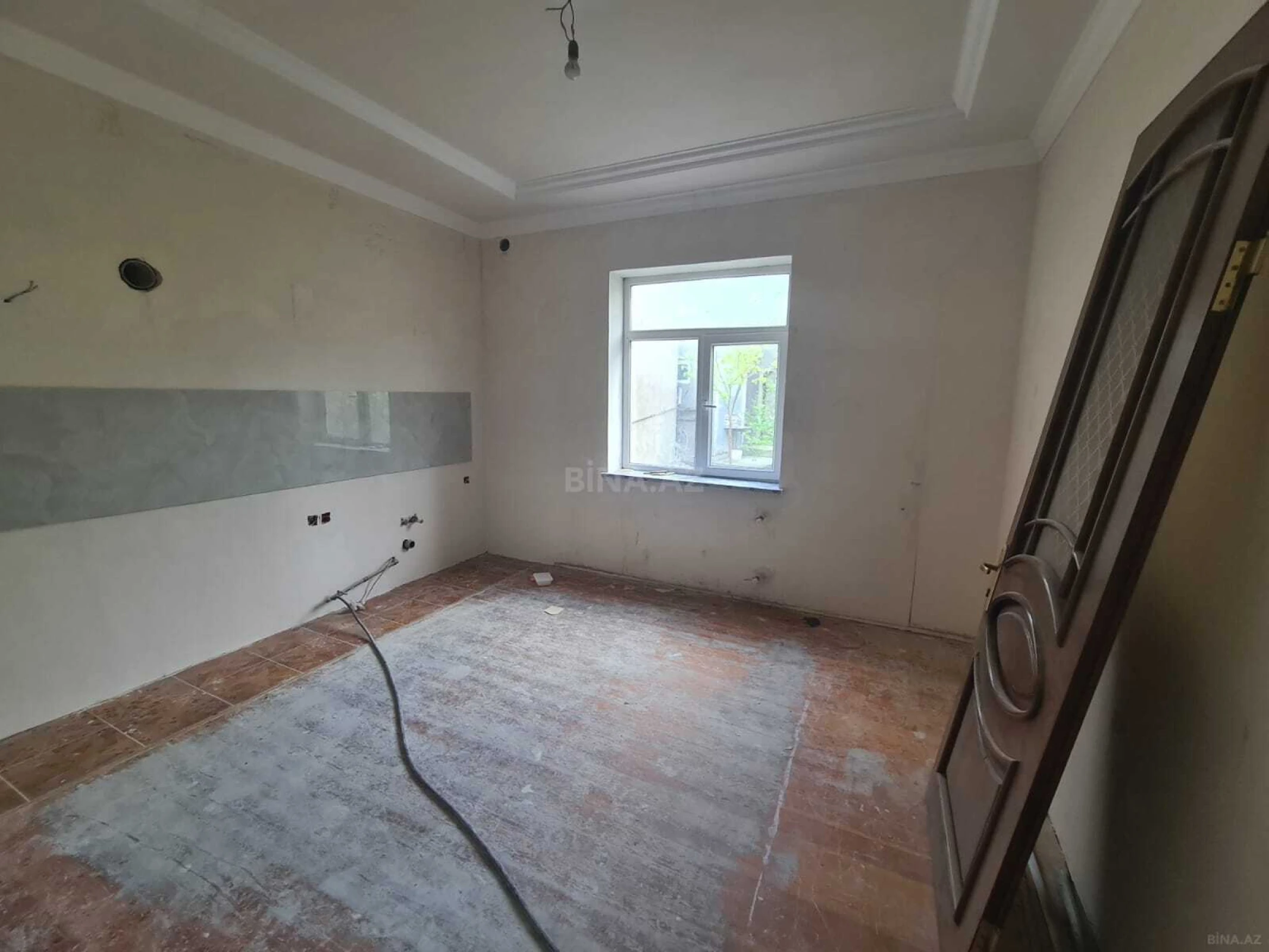 Satılır 5 otaqlı həyət evi 220 m²