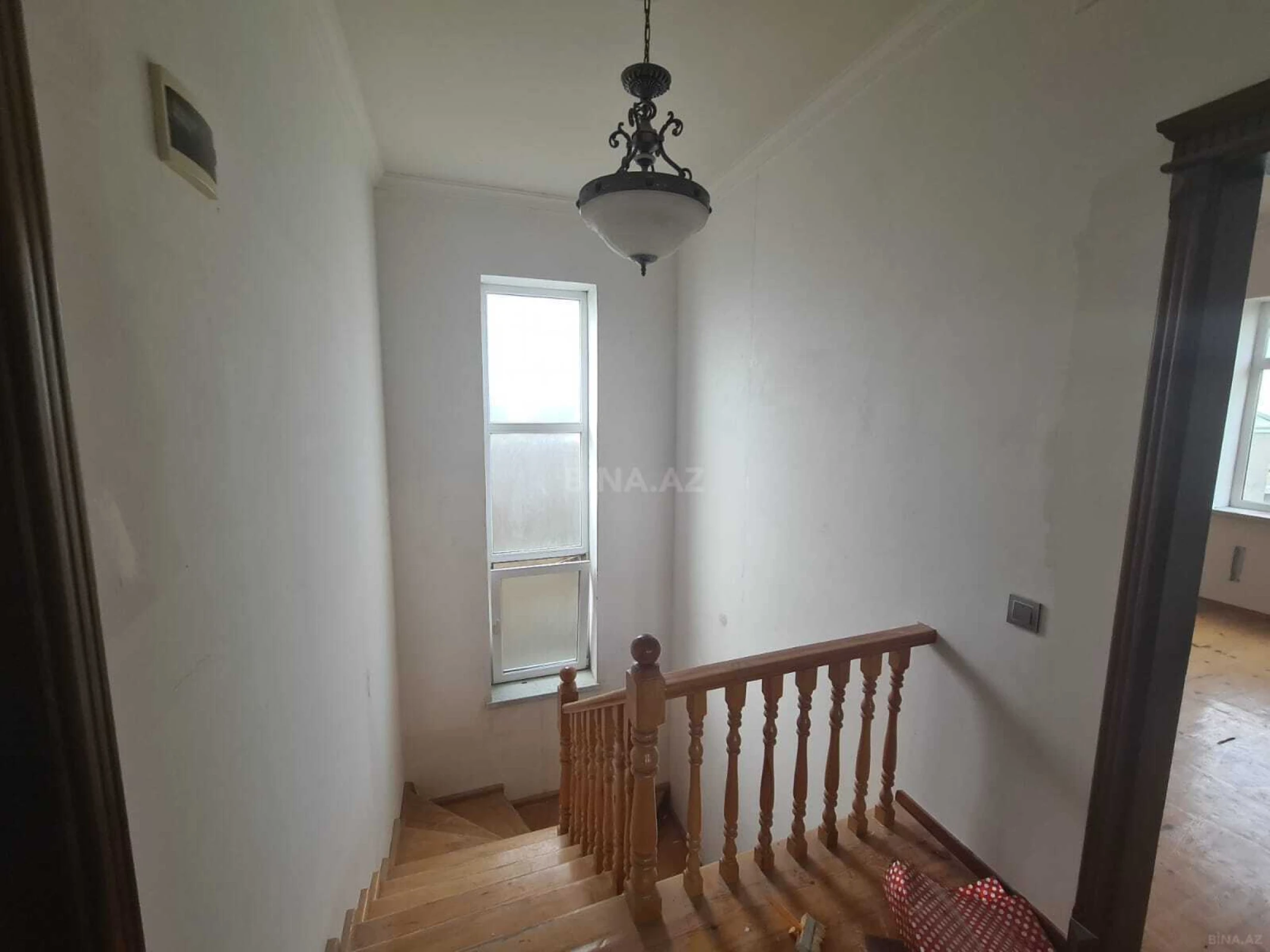Satılır 5 otaqlı həyət evi 220 m²