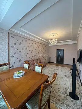 Satılır 2 otaqlı mənzil 103 m²