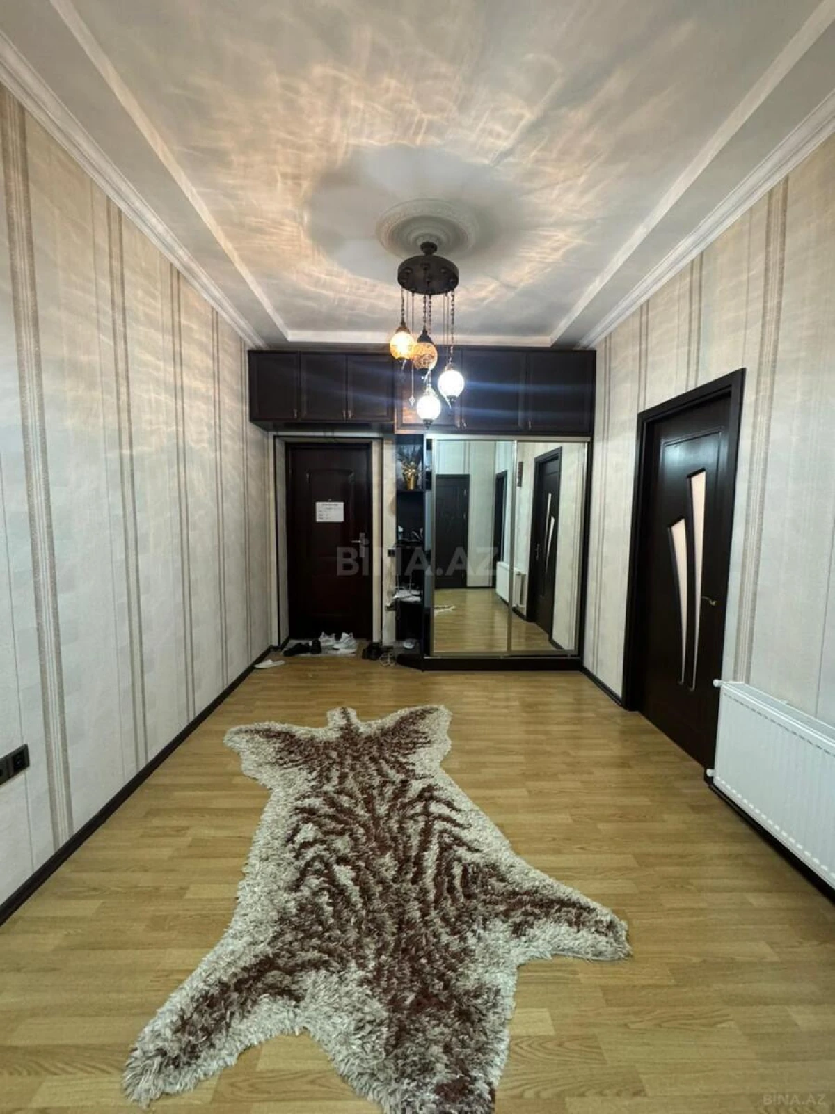 Satılır 2 otaqlı mənzil 103 m²
