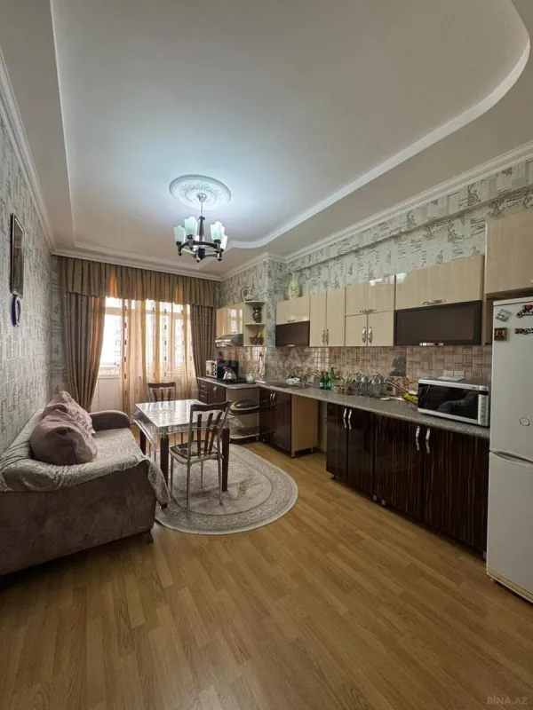 Satılır 2 otaqlı mənzil 103 m²