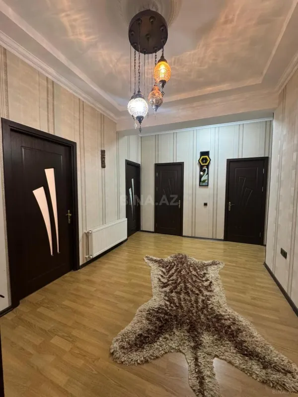 Satılır 2 otaqlı mənzil 103 m²