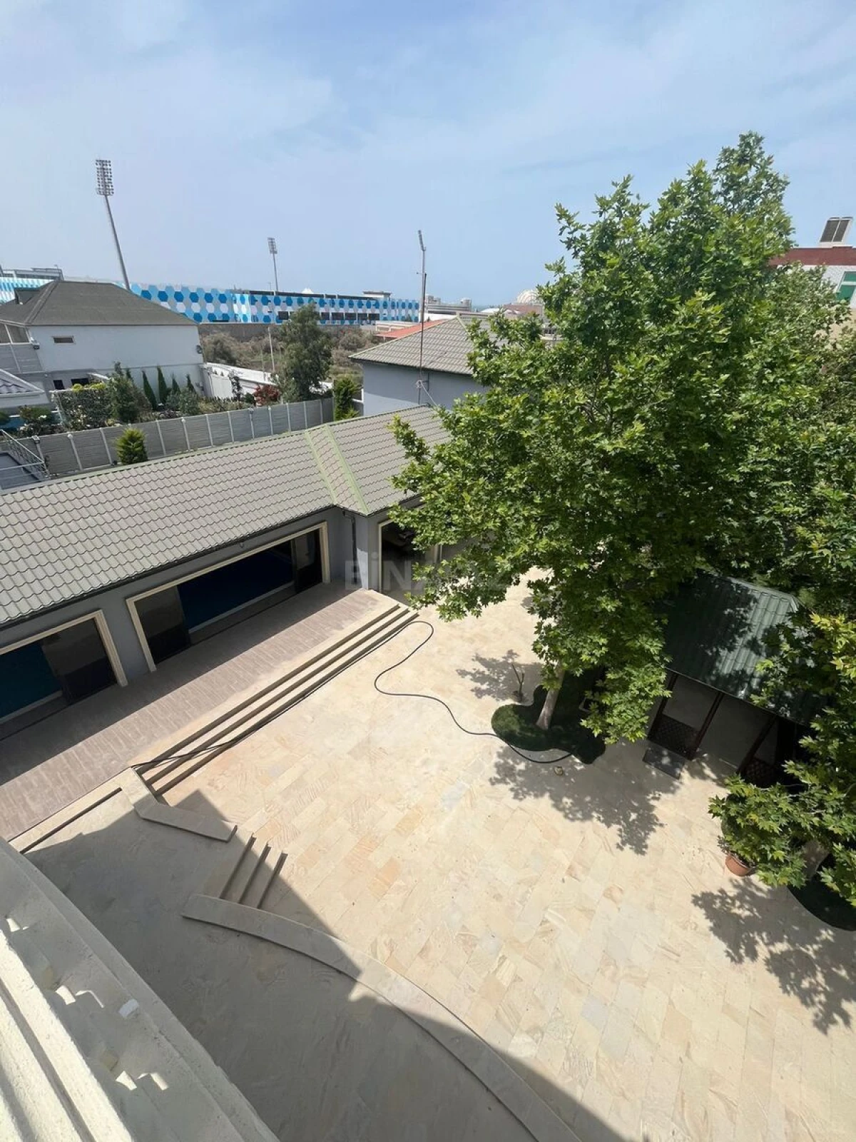 Kirayə verilir 6 otaqlı həyət evi 450 m²
