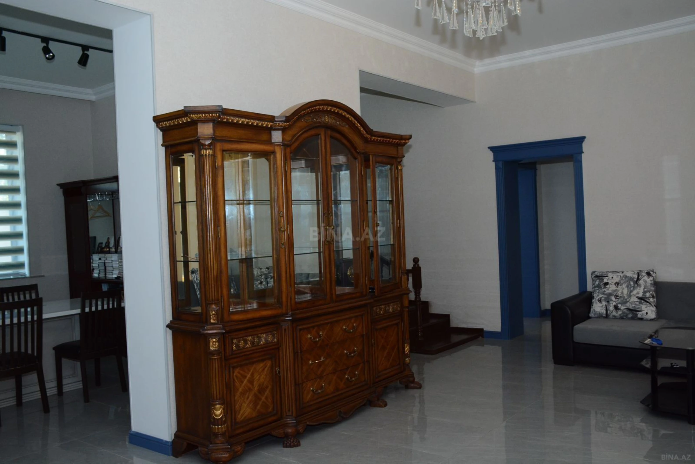 Kirayə verilir 6 otaqlı həyət evi 450 m²