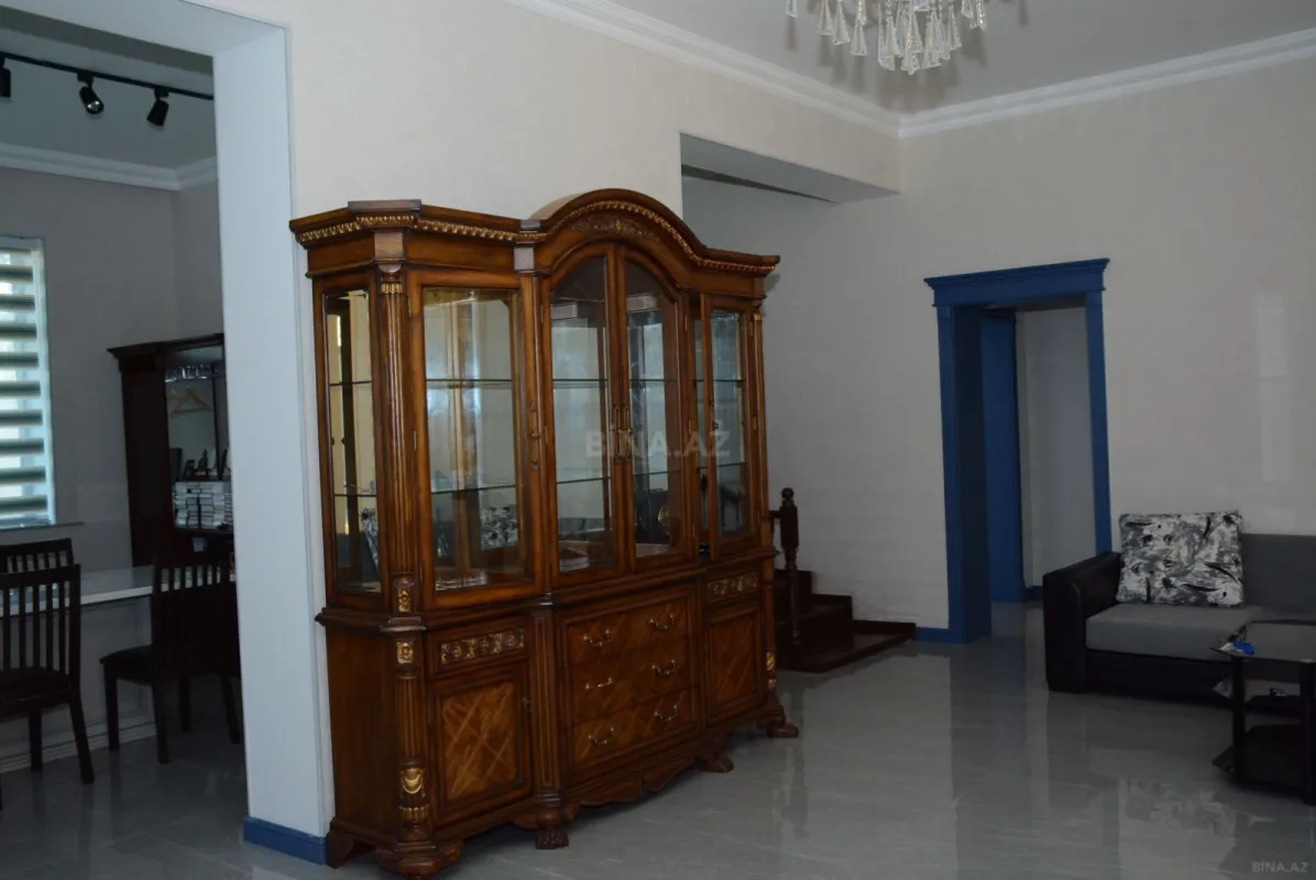Kirayə verilir 6 otaqlı həyət evi 450 m²