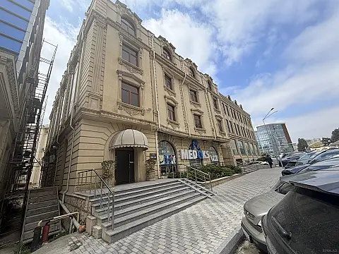 Kirayə verilir obyekt 2000 m²