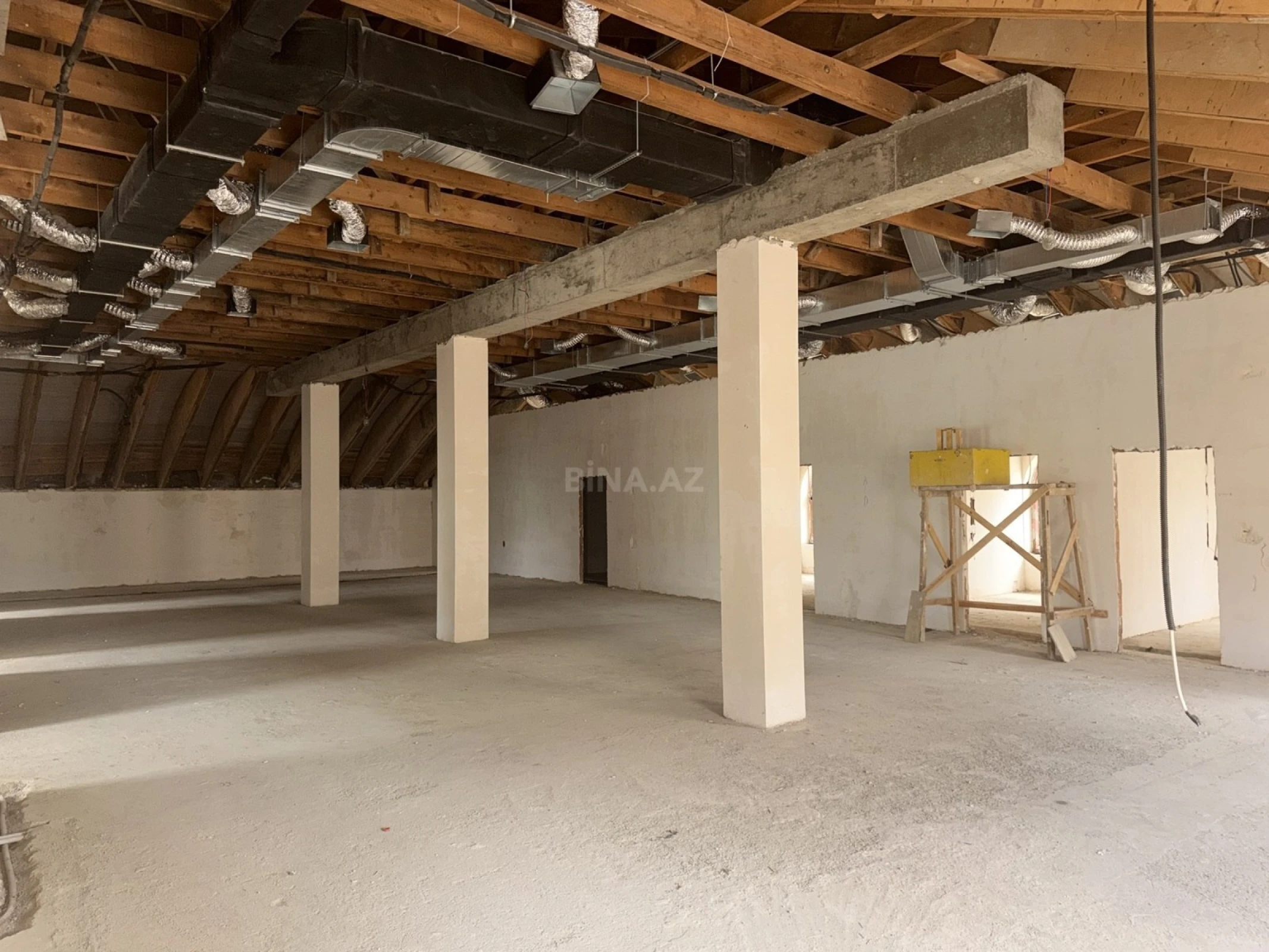 Kirayə verilir obyekt 2000 m²