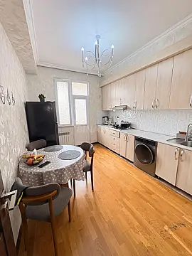 Satılır 2 otaqlı mənzil 70 m²