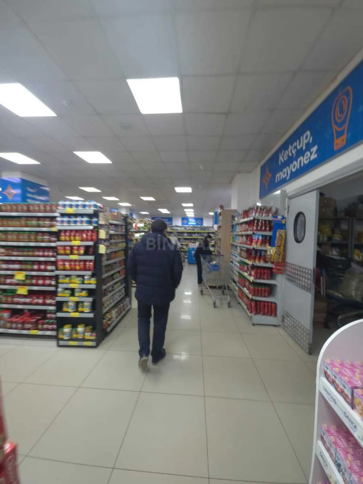 Satılır obyekt 700 m²