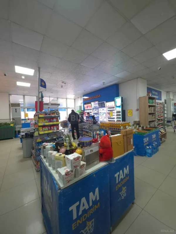 Satılır obyekt 700 m²