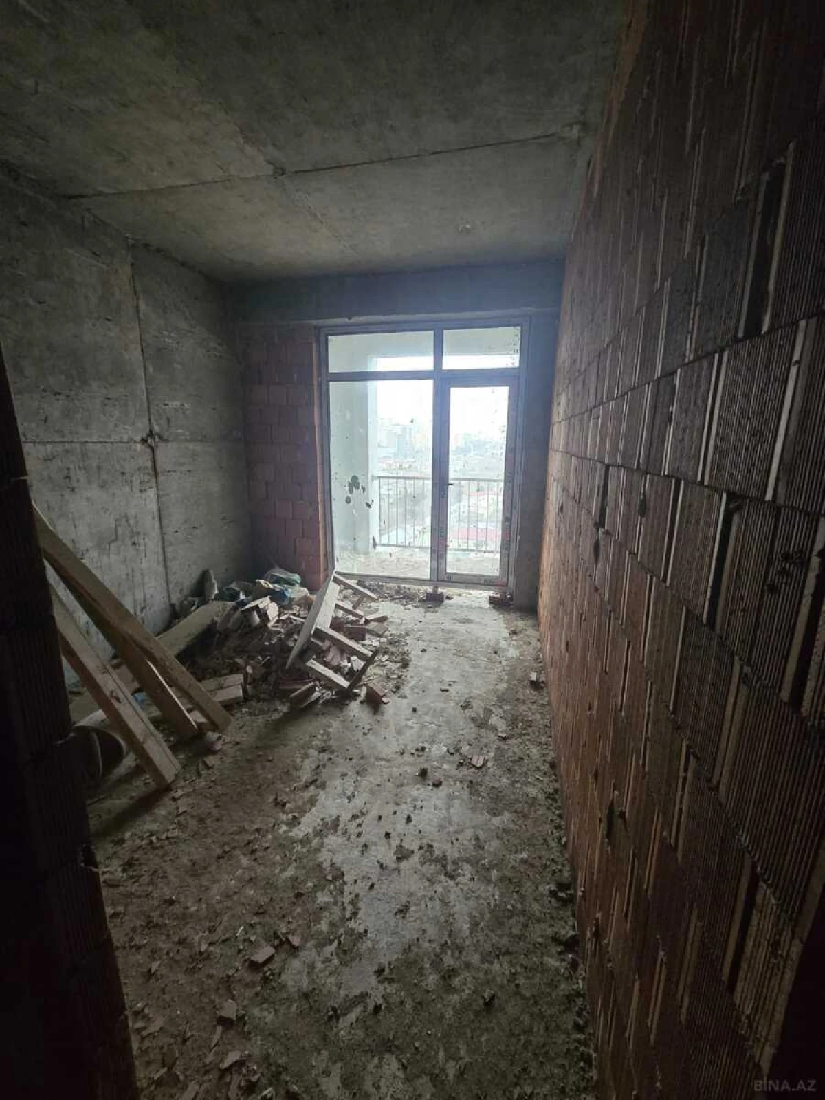 Satılır 1 otaqlı mənzil 54 m²