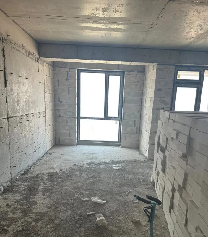 Satılır 2 otaqlı mənzil 82 m²