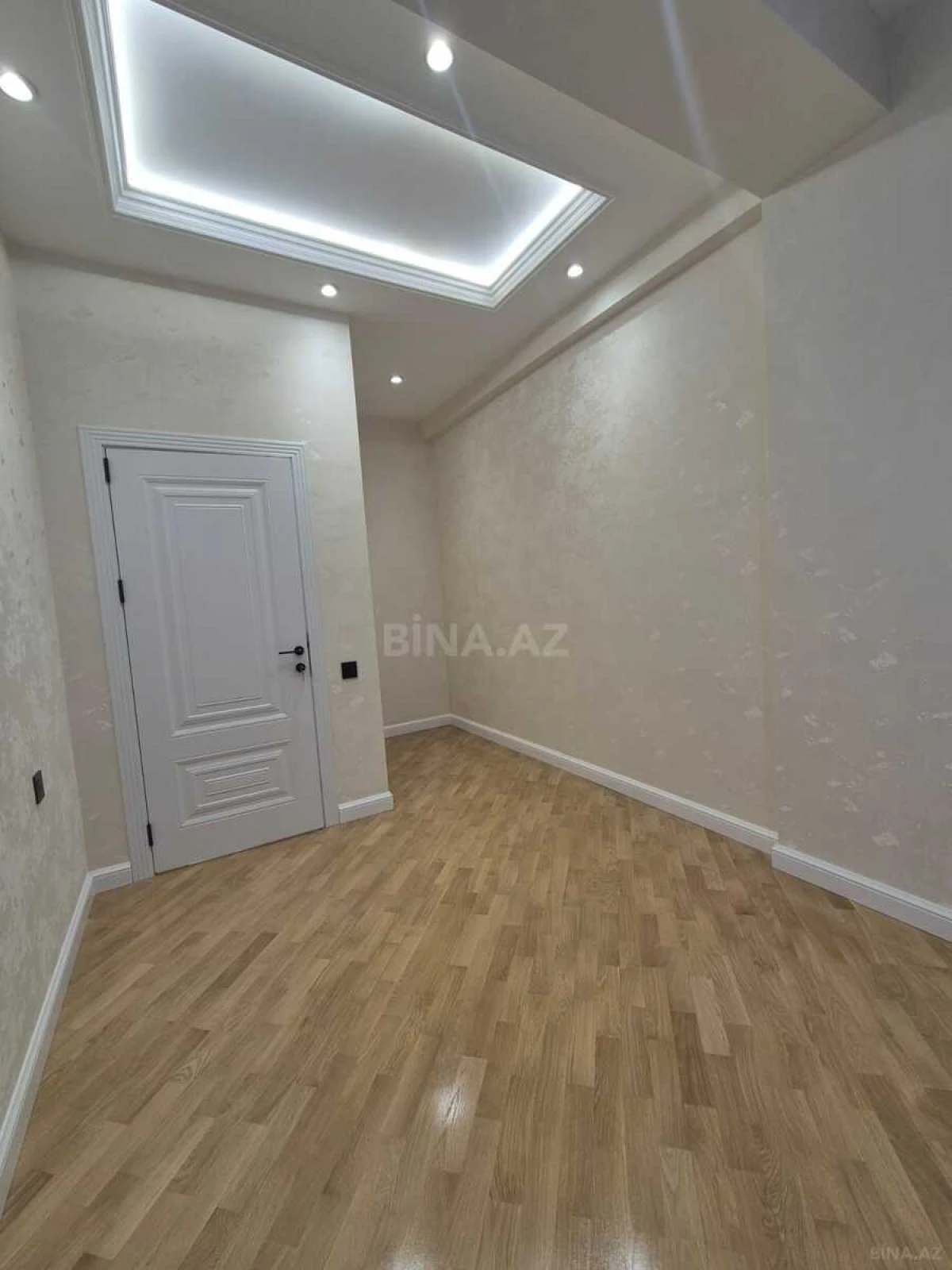 Satılır 3 otaqlı mənzil 103 m²