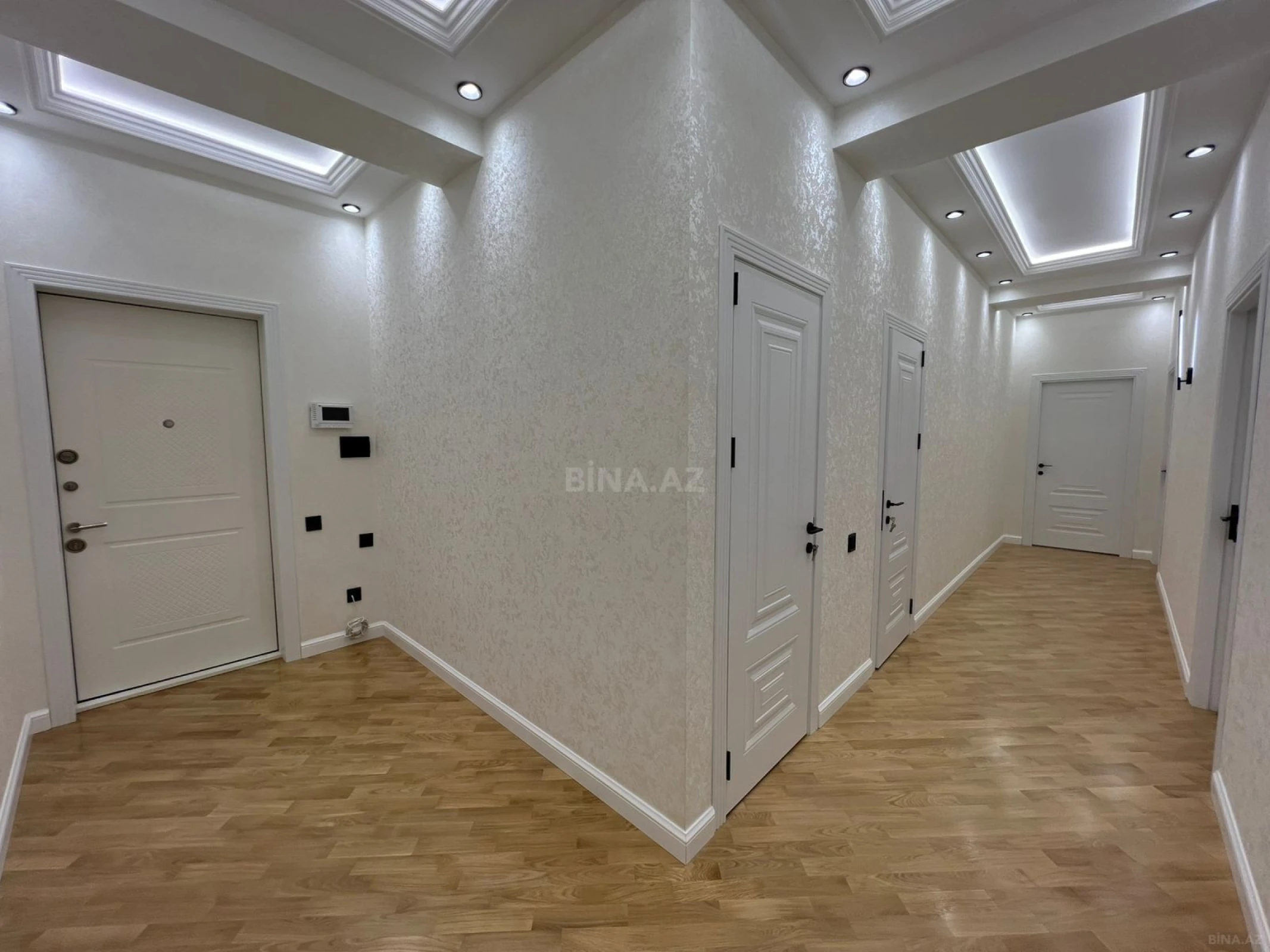 Satılır 3 otaqlı mənzil 103 m²