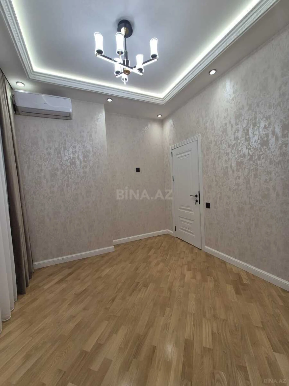 Satılır 3 otaqlı mənzil 103 m²